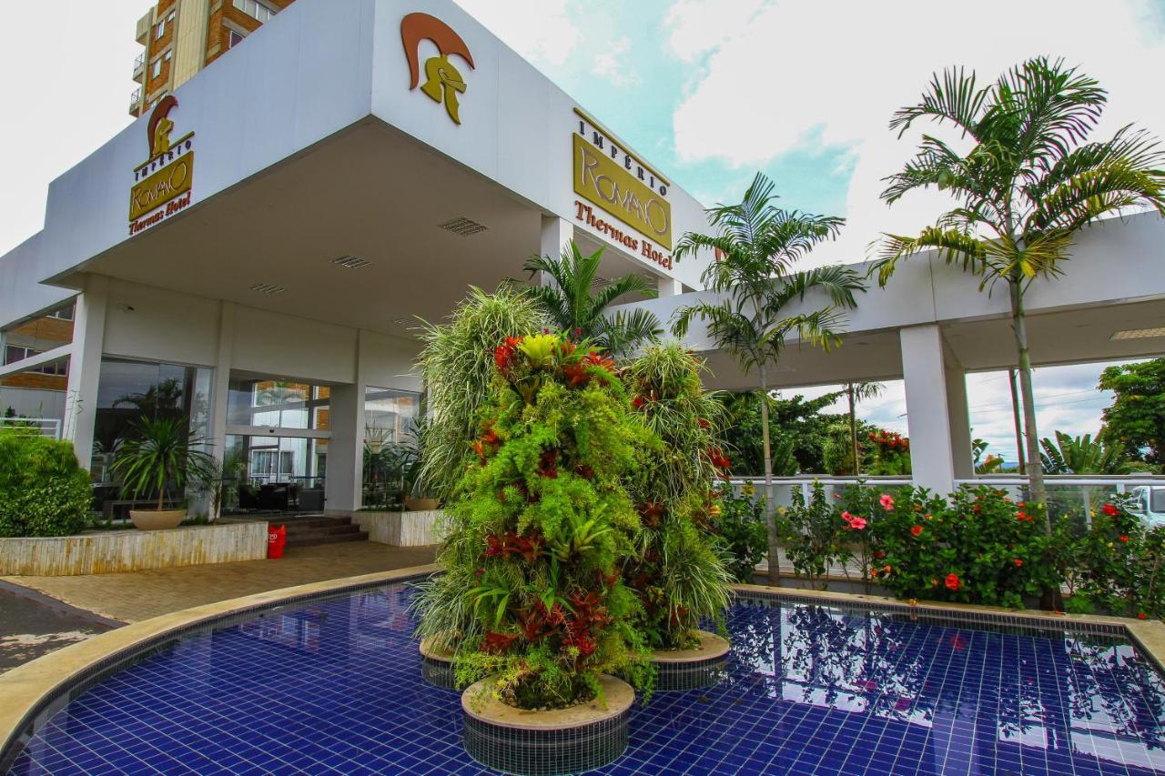 Caldas Novas Imperio Romano Com 1 Dia No Acqua Park Exterior photo