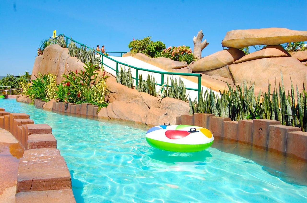 Caldas Novas Imperio Romano Com 1 Dia No Acqua Park Exterior photo